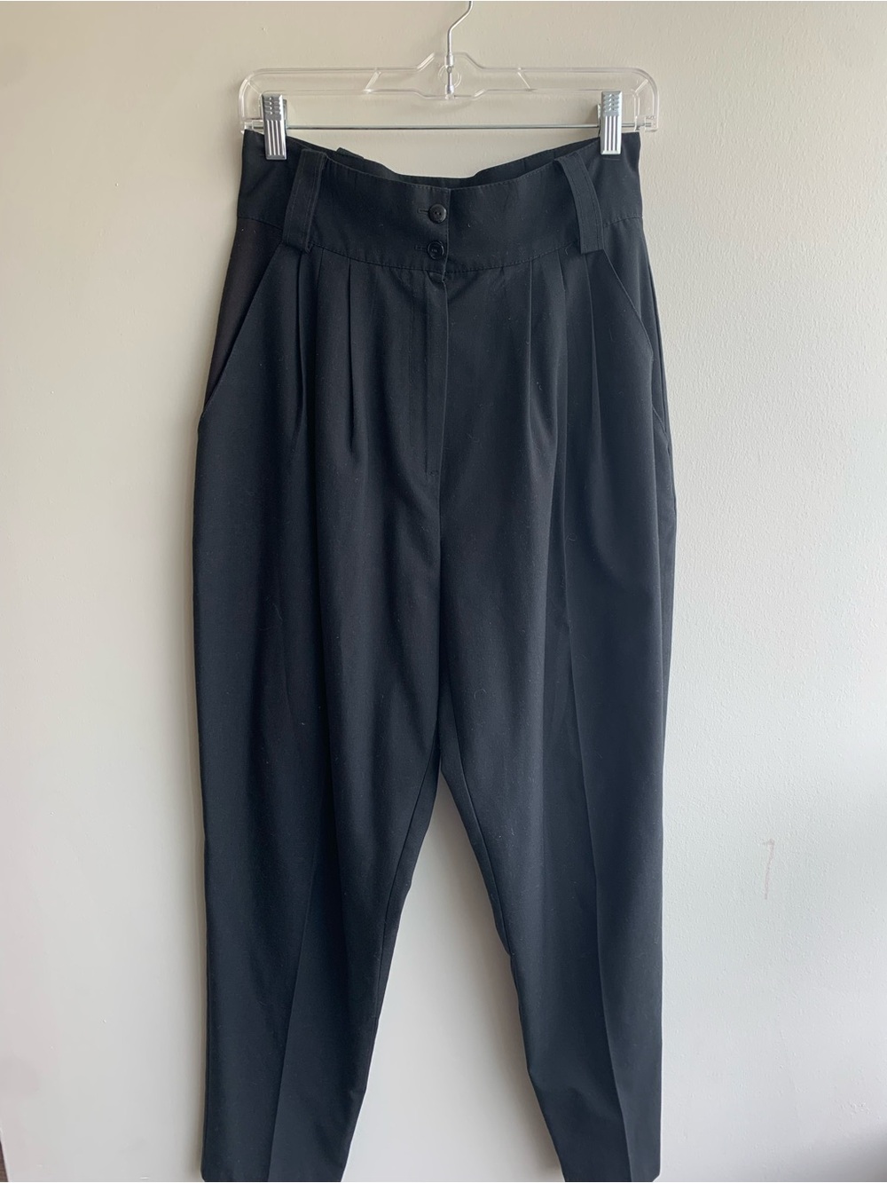 Summer | Vintage 🇨🇦 Lightweight High-Rise Black Pleated Women's Trousers 29"